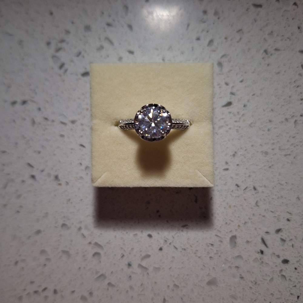 NWT 1.5CT MOISSANITE DIAMOND RING SIZE 7